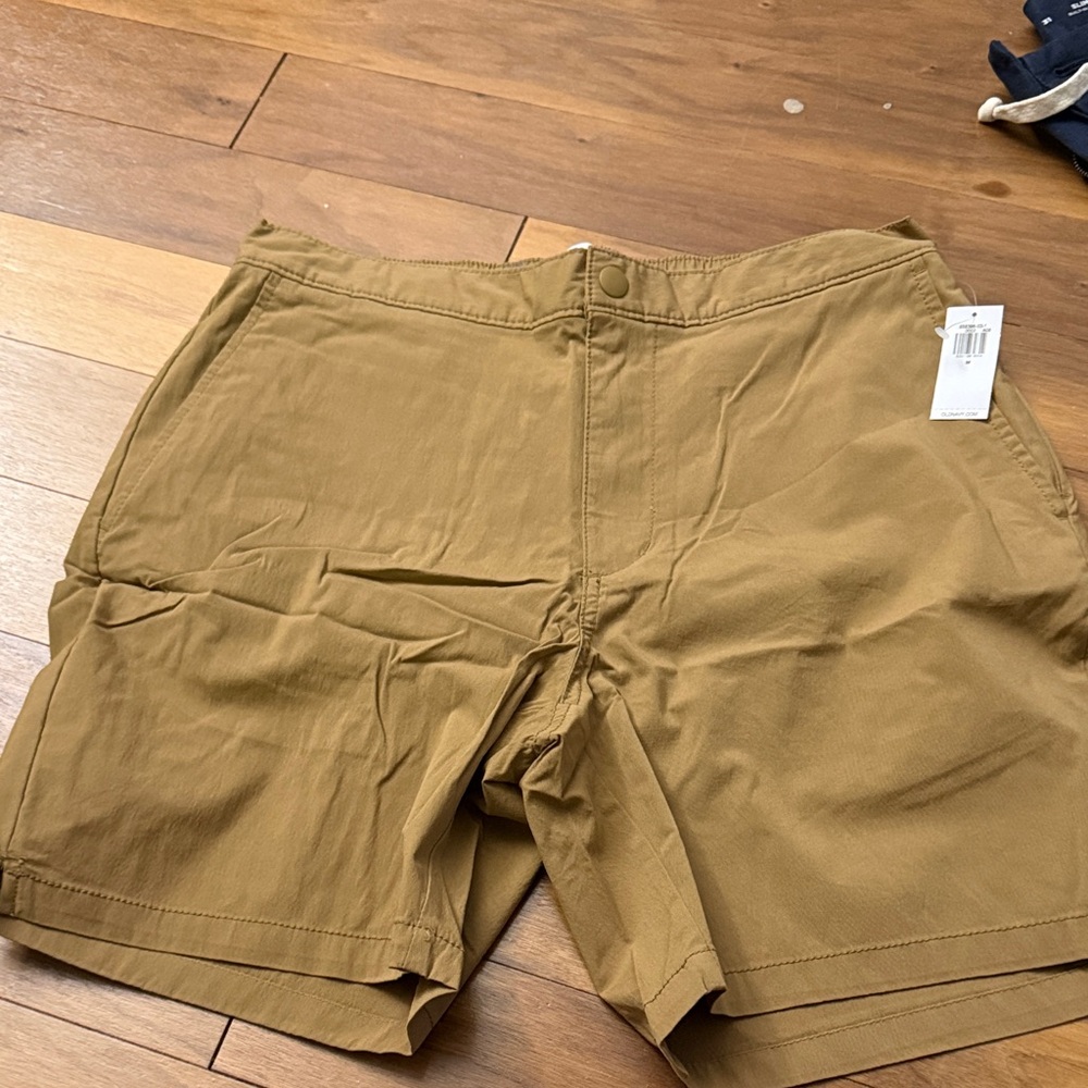 Old Navy Men's Slim Built in Flex Shorts - Khaki - NWT!